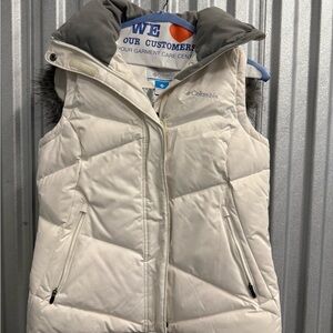 Columbia Gray and White Omni-Shield Puffer Vest